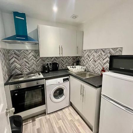 Large 2 Bed Near Glasgow Airport Paisley Extérieur photo