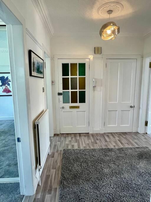 Large 2 Bed Near Glasgow Airport Paisley Extérieur photo