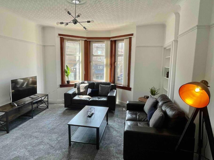 Large 2 Bed Near Glasgow Airport Paisley Extérieur photo