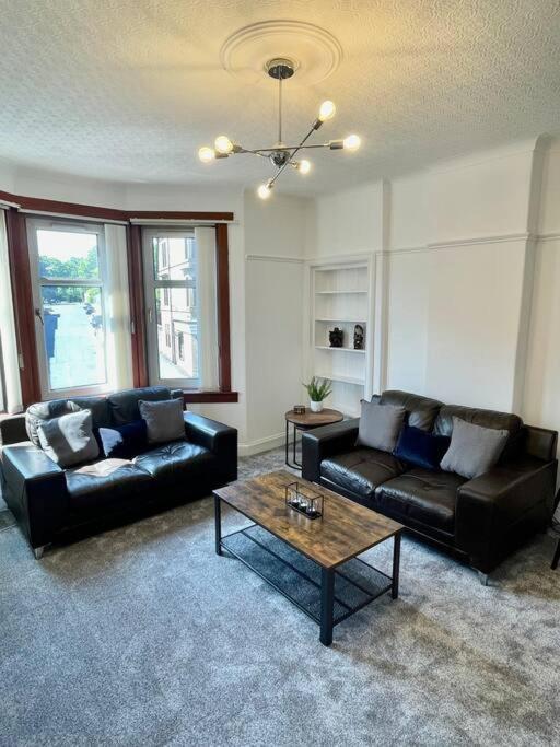Large 2 Bed Near Glasgow Airport Paisley Extérieur photo
