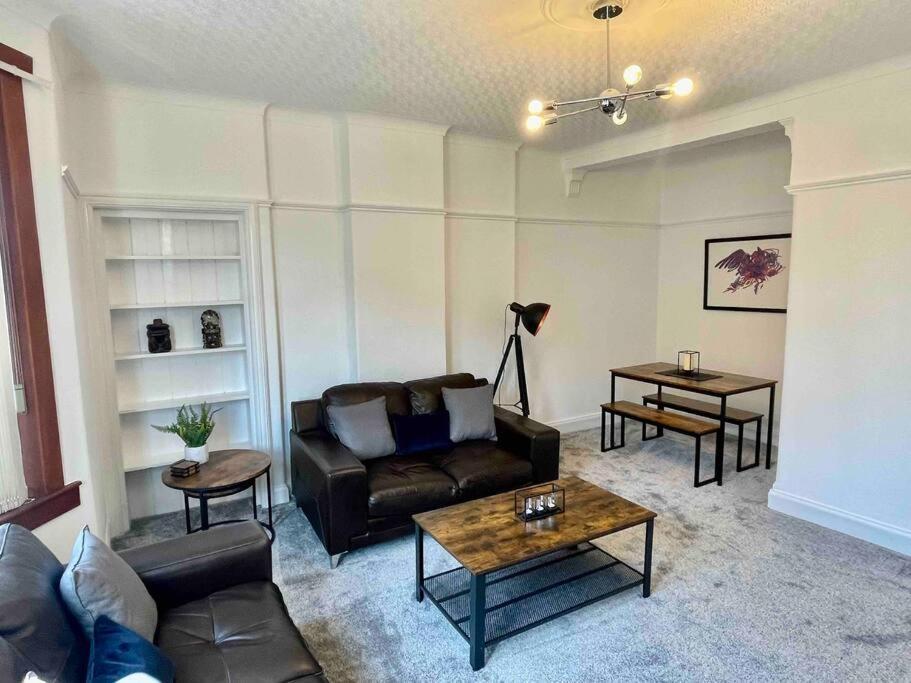 Large 2 Bed Near Glasgow Airport Paisley Extérieur photo