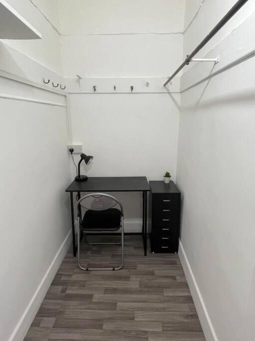 Large 2 Bed Near Glasgow Airport Paisley Extérieur photo
